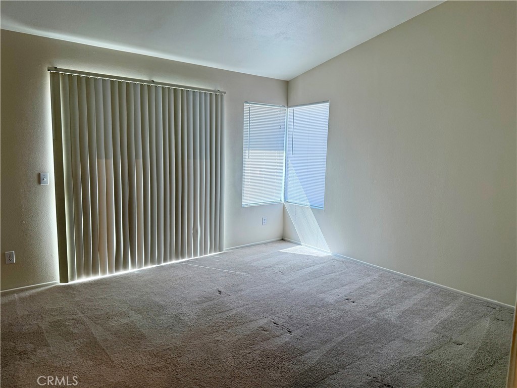 https://media.crmls.org/medias/06a53455-ff63-4d53-ad5a-f2a43bdacbec.jpg?preset=X-Large