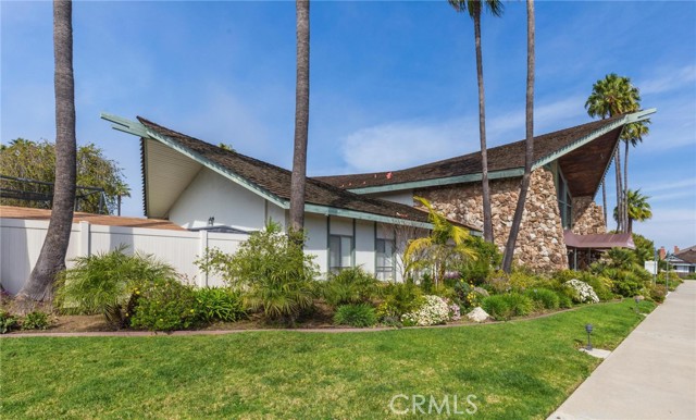 Detail Gallery Image 32 of 38 For 22679 Nadine Cir #B,  Torrance,  CA 90505 - 2 Beds | 1/1 Baths