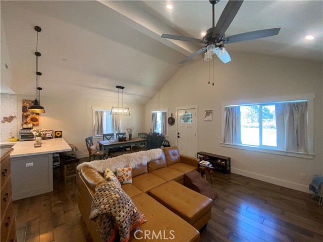 Detail Gallery Image 5 of 9 For 1056 Willow, Big Bear City,  CA 92314 - 2 Beds | 1 Baths