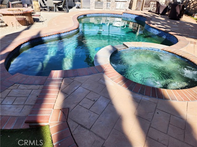 Detail Gallery Image 22 of 33 For 5732 Wallis Ln, Woodland Hills,  CA 91367 - 4 Beds | 2/1 Baths