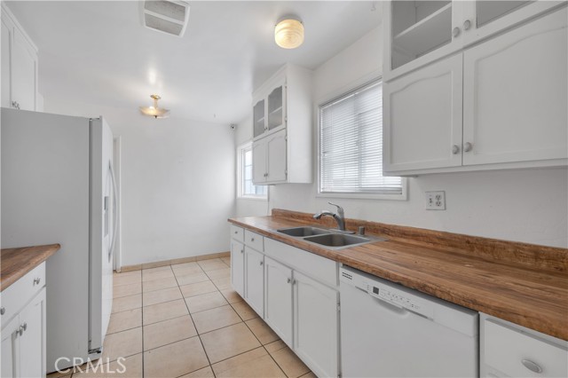 Detail Gallery Image 12 of 18 For 13449 Stagg St, Panorama City,  CA 91402 - 3 Beds | 2 Baths