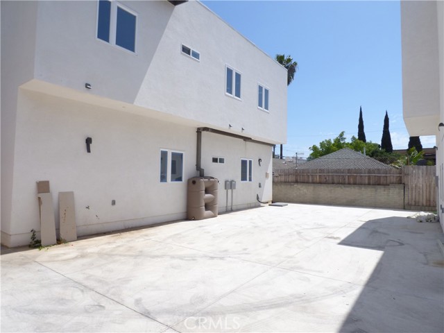 Detail Gallery Image 16 of 20 For 1923 Holly Dr, Los Angeles,  CA 90068 - 2 Beds | 2 Baths