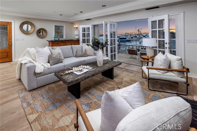 Detail Gallery Image 24 of 54 For 339 via Lido Soud, Newport Beach,  CA 92663 - 4 Beds | 4 Baths