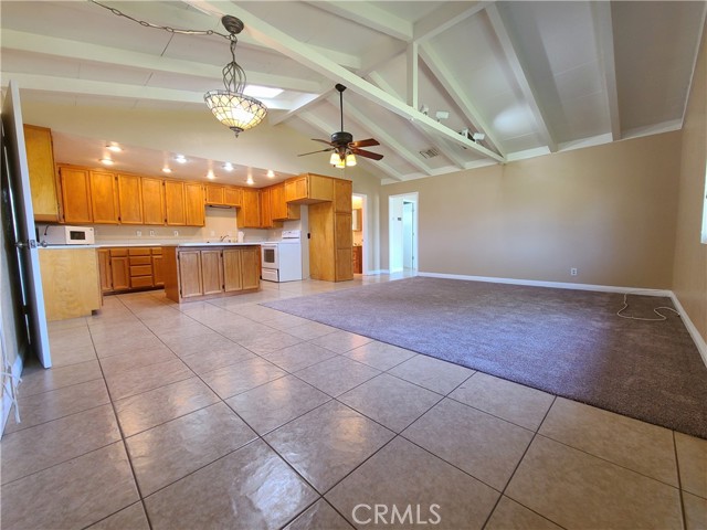 Detail Gallery Image 5 of 24 For 13195 13195 #FRONT,  Yucaipa,  CA 92399 - 3 Beds | 3 Baths