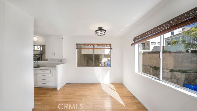 Detail Gallery Image 9 of 29 For 218 15th Street #C,  Manhattan Beach,  CA 90266 - 3 Beds | 2/1 Baths