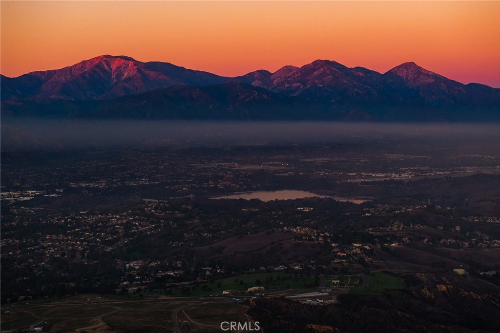 https://media.crmls.org/medias/06a7d0e0-d2ae-45d8-b1b2-15b22e68187c.jpg?preset=X-Large