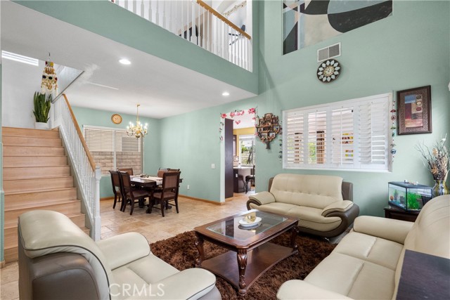 25760 Wordsworth Lane, Stevenson Ranch CA: https://media.crmls.org/medias/06a82886-e5d6-4898-87c6-85f0b03976e5.jpg