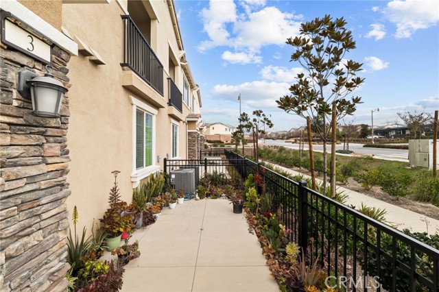 Detail Gallery Image 4 of 17 For 16680 Wyndham Ln #3,  Fontana,  CA 92336 - 2 Beds | 2/1 Baths