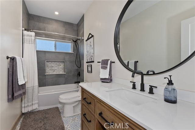 1215 Valley View Drive, Big Bear City CA: https://media.crmls.org/medias/06aa1f71-3d4c-448d-8ac2-34d172e6640f.jpg