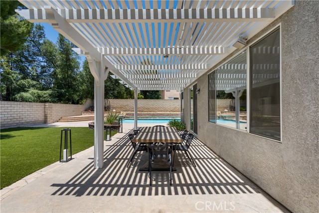 2517 Renata Court, Thousand Oaks CA: https://media.crmls.org/medias/06aa5821-181c-47c7-8dfe-acdeb5464c4b.jpg