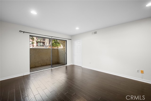 Detail Gallery Image 23 of 34 For 323 N Jackson #119,  Glendale,  CA 91206 - 2 Beds | 2/1 Baths