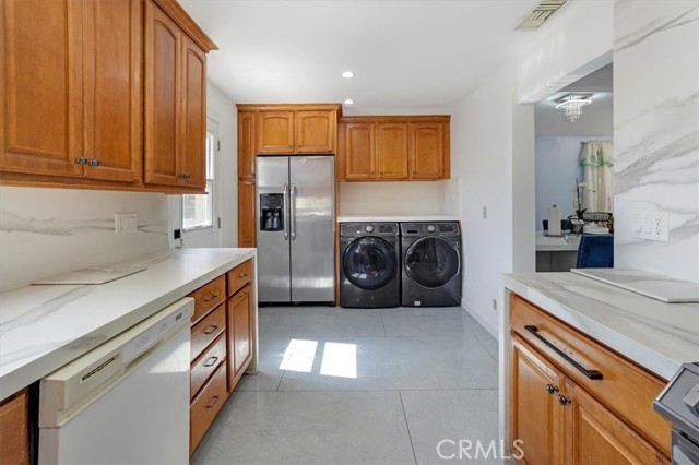 Detail Gallery Image 23 of 58 For 15330 Hart St, Van Nuys,  CA 91406 - 4 Beds | 4 Baths
