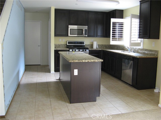 12022 Loyola Court, Fontana CA: https://media.crmls.org/medias/06ac324a-7ae0-4416-8e65-a20398353723.jpg