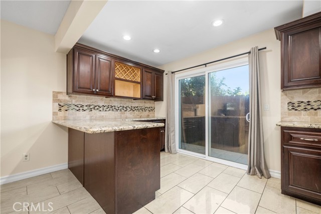 Detail Gallery Image 4 of 36 For 21522 Belshire Ave #8,  Hawaiian Gardens,  CA 90716 - 2 Beds | 2 Baths