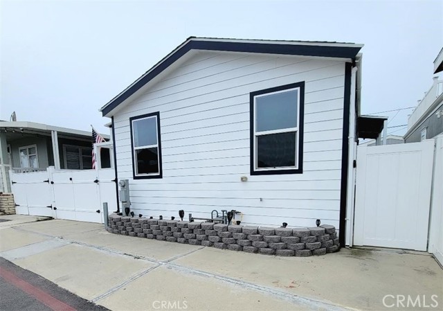 Detail Gallery Image 4 of 36 For 21752 Pacific Coast Hwy. 20a,  Huntington Beach,  CA 92646 - 2 Beds | 2 Baths