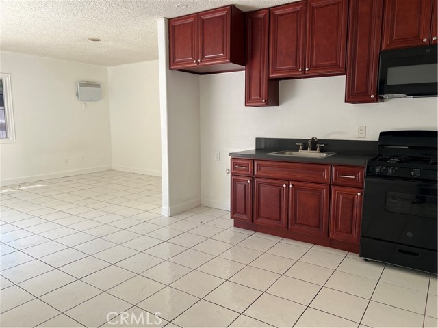 1136 Cary Avenue, Wilmington CA: https://media.crmls.org/medias/06adc0d6-0796-42d3-b2f1-52367734103a.jpg