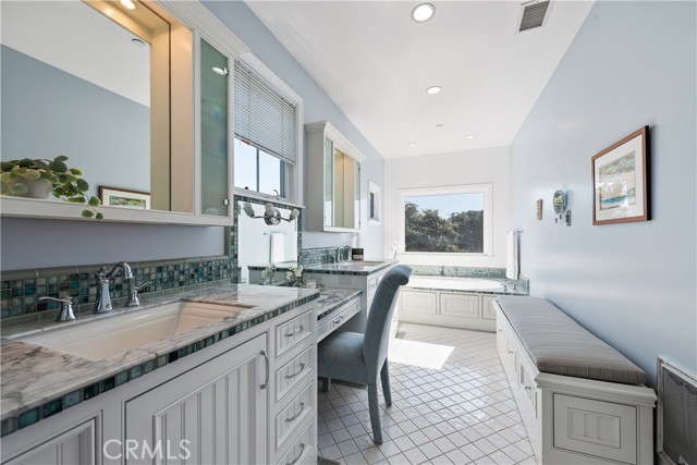 2102 Buena Vista Drive, Camarillo CA: https://media.crmls.org/medias/06ae1514-732b-485c-9cee-77bbacc1e314.jpg