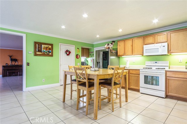 Detail Gallery Image 34 of 73 For 13106 Cerritos Ct, Hesperia,  CA 92344 - 4 Beds | 2/1 Baths
