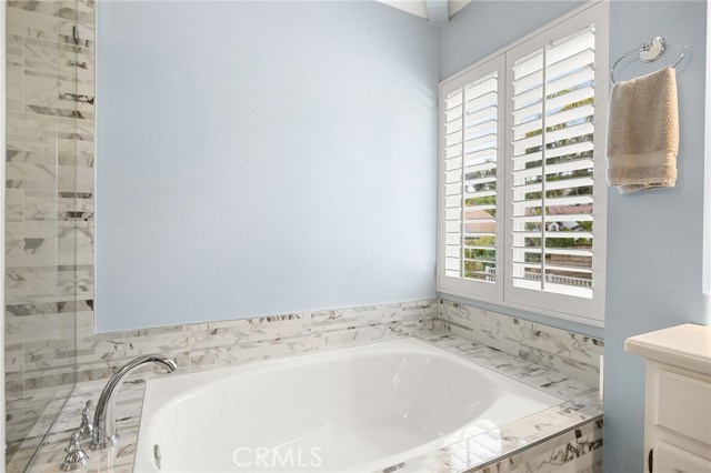 06af0095 37be 4df0 9ec5 69b68c2de561