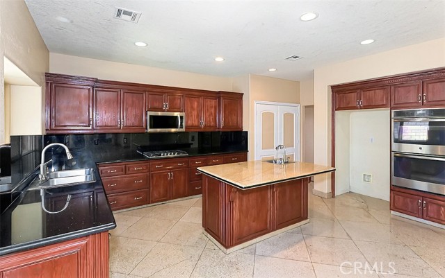 Detail Gallery Image 19 of 45 For 13030 Caspian, Victorville,  CA 92395 - 4 Beds | 3 Baths