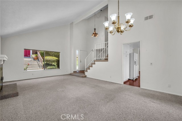 335 Sprucewood Avenue, Oak Park CA: https://media.crmls.org/medias/06afb5bf-5cb7-4215-8fc4-76fc92d817e8.jpg