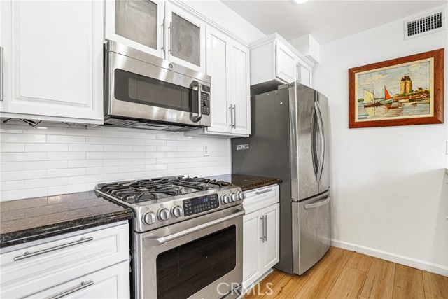 Detail Gallery Image 10 of 37 For 3329 Adina Dr, Los Angeles,  CA 90068 - 3 Beds | 3/1 Baths