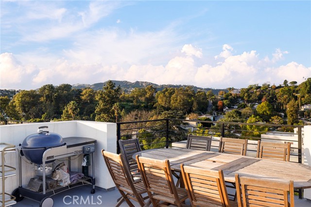 Detail Gallery Image 42 of 46 For 2400 Glendale Ct, Los Angeles,  CA 90039 - 3 Beds | 3 Baths