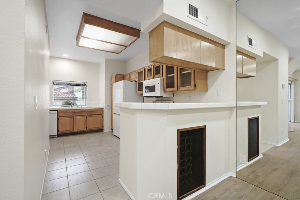 MLS #SR25260885 image #5