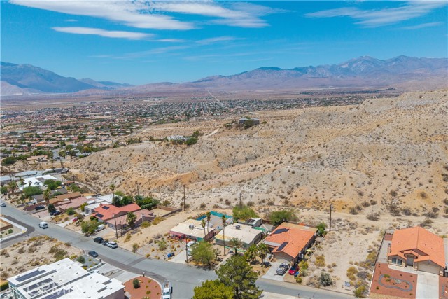 12315 Avenida Alta Loma, Desert Hot Springs CA: https://media.crmls.org/medias/06b0eff8-b4f5-4a4e-a2a5-be1d1f9a4dd5.jpg