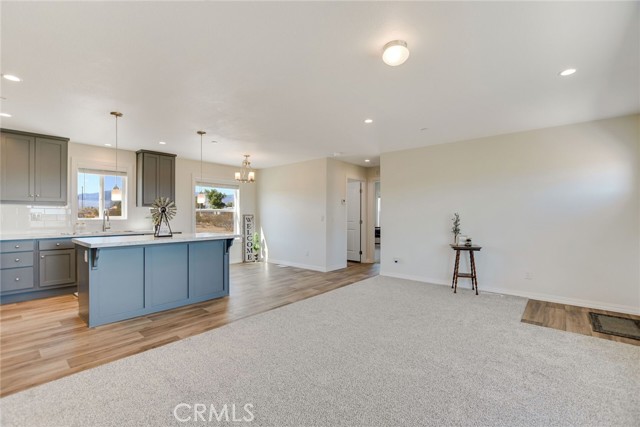3727 South Street, Phelan CA: https://media.crmls.org/medias/06b16e98-e116-4154-838d-a62c50b0d304.jpg