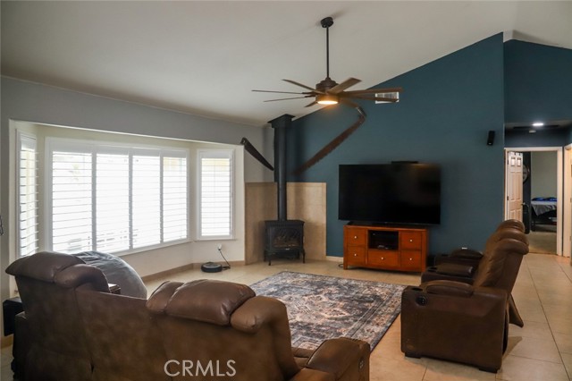 Detail Gallery Image 3 of 31 For 33478 Spreading Oak Ln, Auberry,  CA 93602 - 4 Beds | 3 Baths