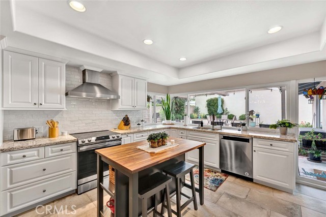 Detail Gallery Image 9 of 33 For 24615 Overlake Dr, Lake Forest,  CA 92630 - 3 Beds | 2 Baths