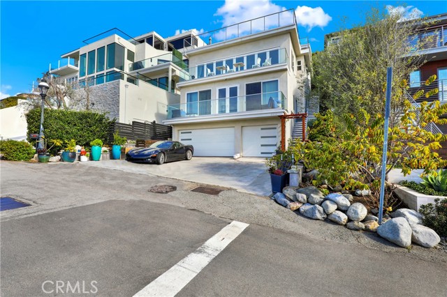 Detail Gallery Image 21 of 23 For 2510 Glenneyre St, Laguna Beach,  CA 92651 - 3 Beds | 3 Baths
