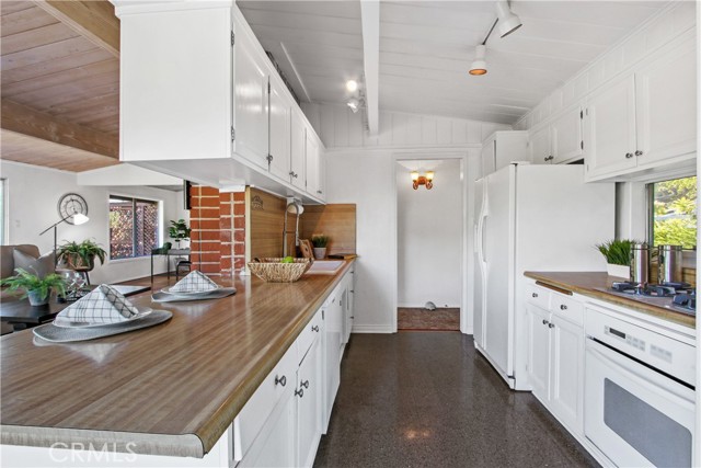 2249 Carriage Drive, Rolling Hills Estates, California 90274, 4 Bedrooms Bedrooms, ,1 BathroomBathrooms,Residential,Sold,Carriage,SB22013774