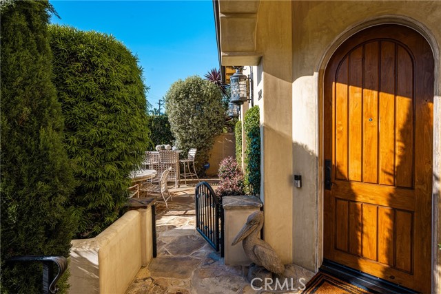 Detail Gallery Image 3 of 50 For 3222 Clay St, Newport Beach,  CA 92663 - 3 Beds | 2/1 Baths