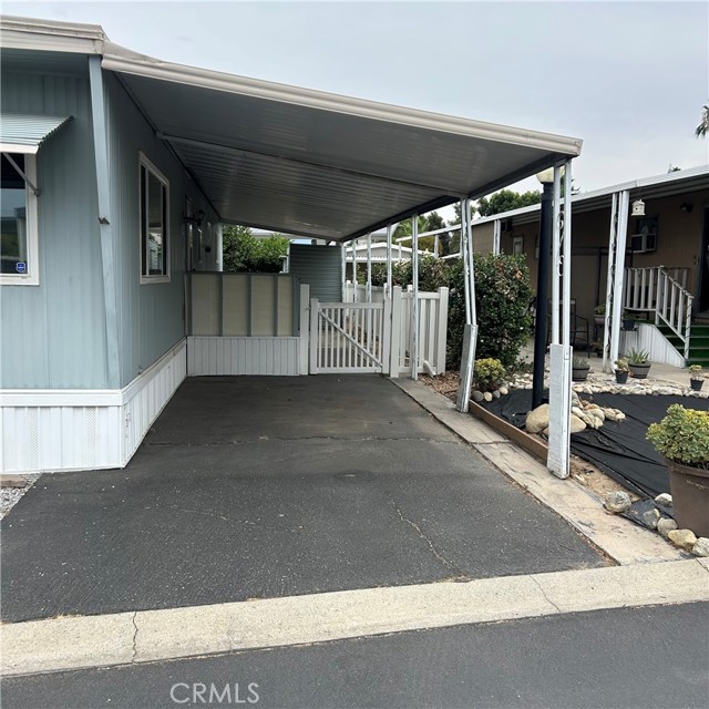 450 Judson Avenue, Redlands CA: https://media.crmls.org/medias/06b47932-0769-4fec-b3c6-39150214049f.jpg