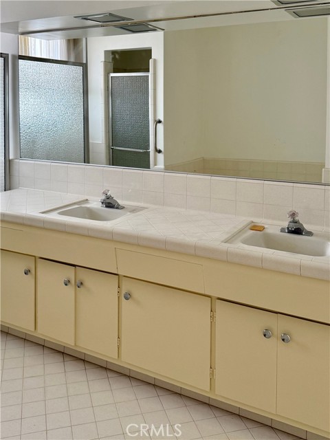 Detail Gallery Image 23 of 29 For 9221 Rubio Ave, North Hills,  CA 91343 - 2 Beds | 2 Baths