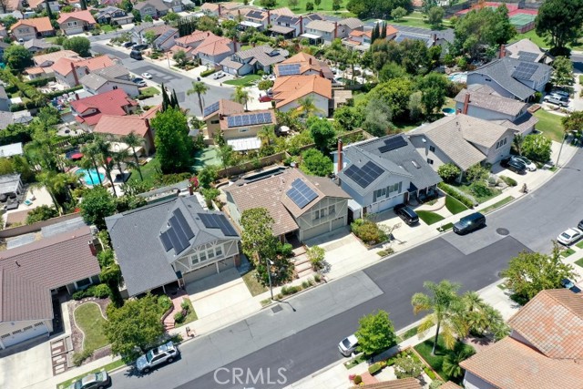 20931 Avenida Amapola, Lake Forest CA: https://media.crmls.org/medias/06b4c07c-128e-4180-a23d-0e4f875eda12.jpg
