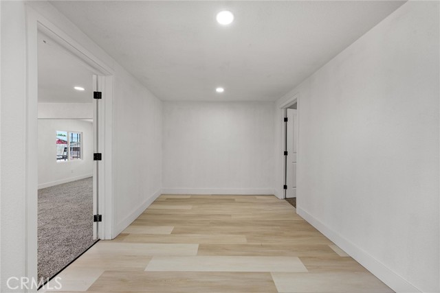 Detail Gallery Image 12 of 40 For 8880 Greenfield Park Dr, Bakersfield,  CA 93307 - 3 Beds | 3/1 Baths