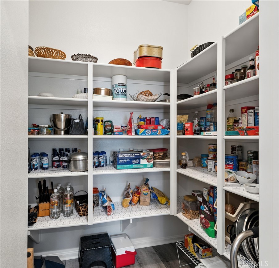 https://media.crmls.org/medias/06b59247-6f76-46cb-937e-83f960ea3716.jpg?preset=X-Large