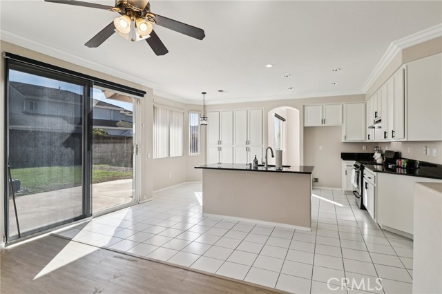 Detail Gallery Image 21 of 47 For 5667 Dartmoor Cir, Oceanside,  CA 92057 - 4 Beds | 3 Baths