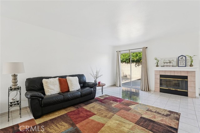Detail Gallery Image 8 of 43 For 14712 Olive St #1,  Baldwin Park,  CA 91706 - 3 Beds | 3 Baths