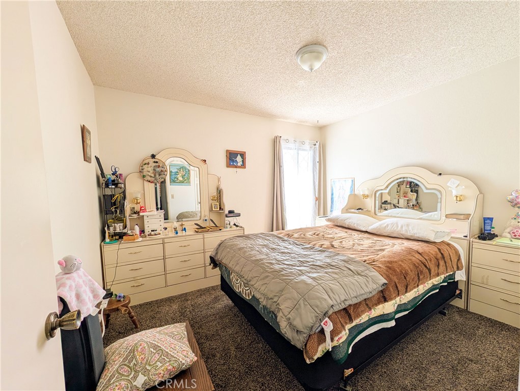 https://media.crmls.org/medias/06b74188-936e-4354-a65e-0df364ac813a.jpg?preset=X-Large