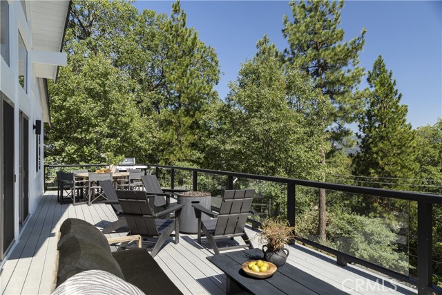 27792 West Shore Road, Lake Arrowhead CA: https://media.crmls.org/medias/06b76014-272b-47f3-873e-e639a45ca47e.jpg