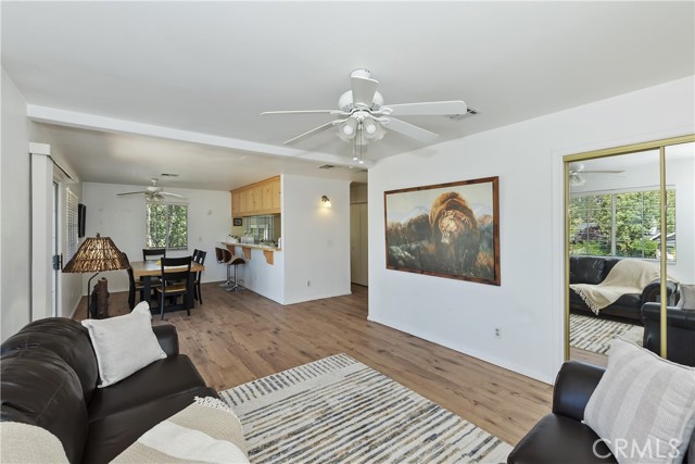747 Boulder Bay, Big Bear Lake CA: https://media.crmls.org/medias/06b81bcc-fdc5-40c6-918b-9d07a9456641.jpg