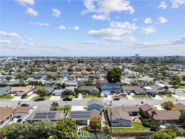 15291 Newcastle Lane, Huntington Beach CA: https://media.crmls.org/medias/06b86dbc-023a-4221-acbc-b92ca96883f5.jpg
