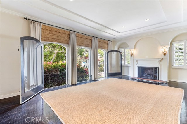 580 S Sweetzer Ave, Los Angeles CA: https://media.crmls.org/medias/06b8722c-dc78-4cf4-aaa9-b1d66bab37e8.jpg
