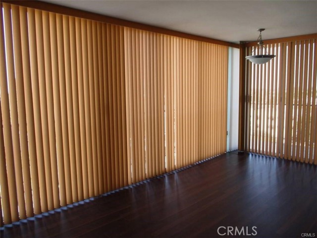 Detail Gallery Image 4 of 17 For 375 Atlantic Ave #702,  Long Beach,  CA 90802 - 2 Beds | 2 Baths