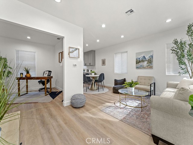 Detail Gallery Image 26 of 36 For 1411 W 7th St, Santa Ana,  CA 92703 - 6 Beds | 4 Baths