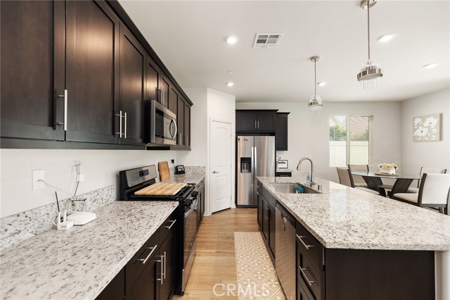 Detail Gallery Image 13 of 50 For 1759 Gooseberry, San Jacinto,  CA 92583 - 4 Beds | 2/1 Baths